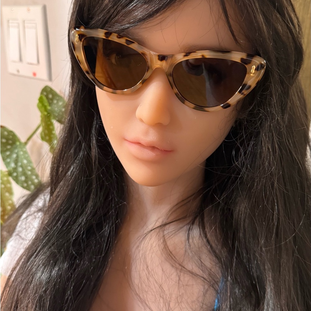 Tortoiseshell Cat-Eye Sunglasses - Brown Lenses - Picture 2 of 16